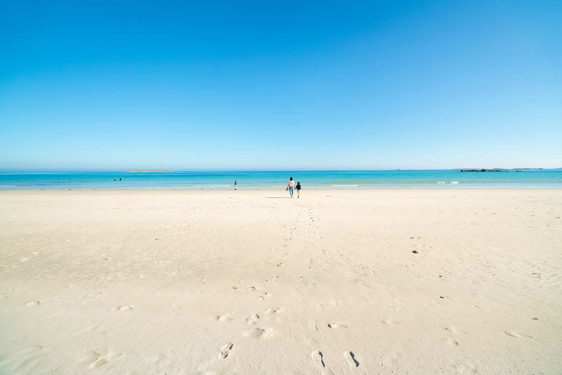 La plage de Tréompan à Ploudalmézeau, une grande plage de sable blanc